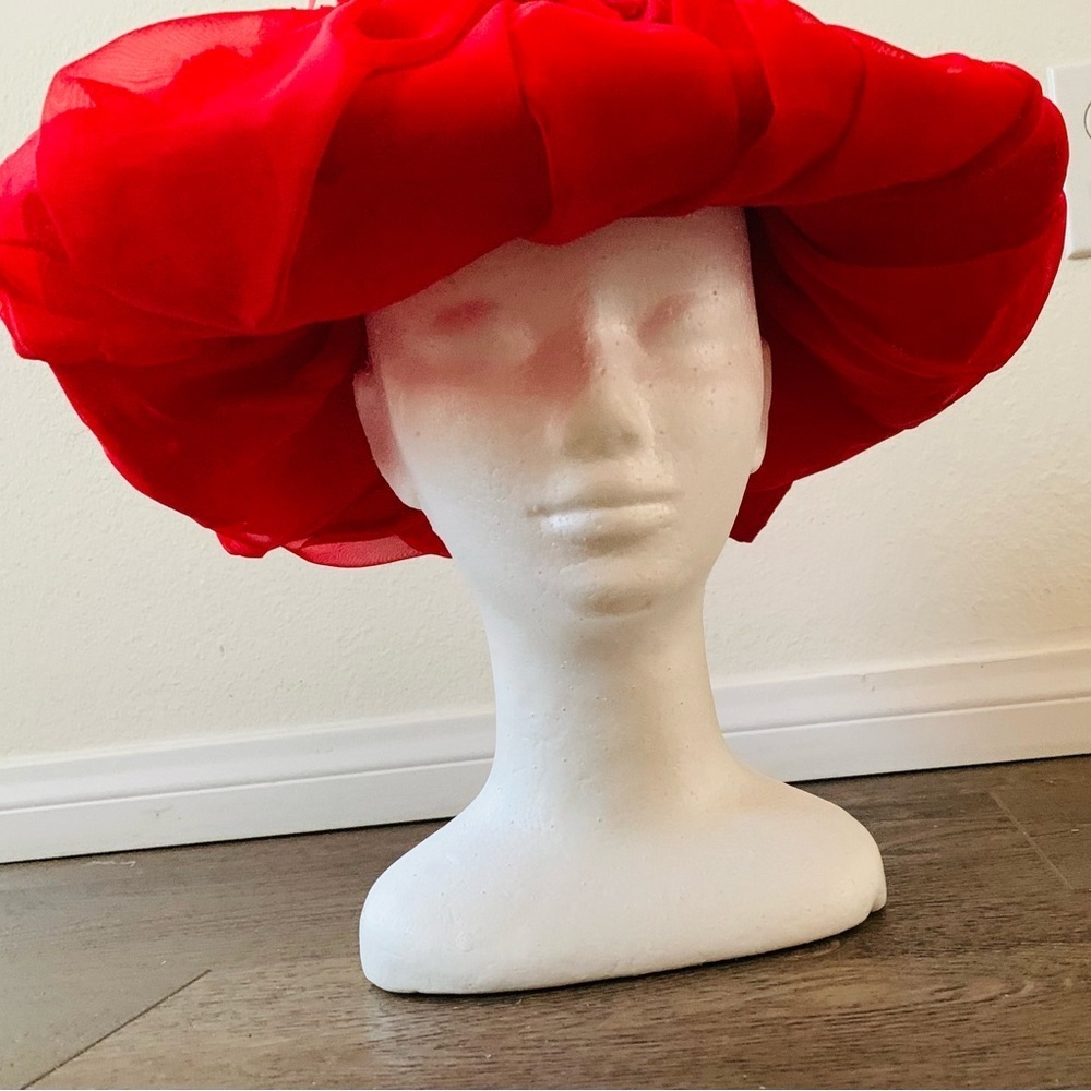 Handcrafted hat - Picture 2 of 8